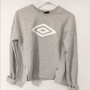 this is a vintage heather grey crew neck.